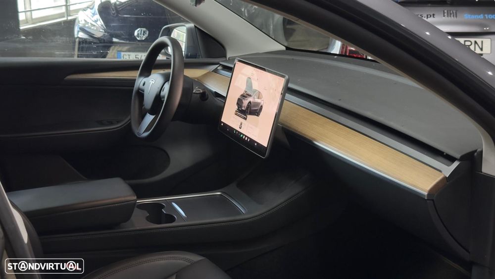 Tesla Model Y Performance Dual Motor AWD - 43