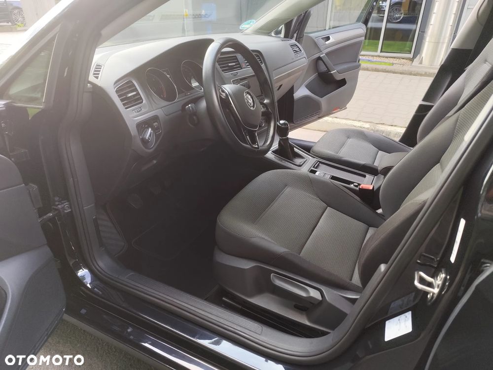 Volkswagen Golf 2.0 BlueTDI Comfortline - 12