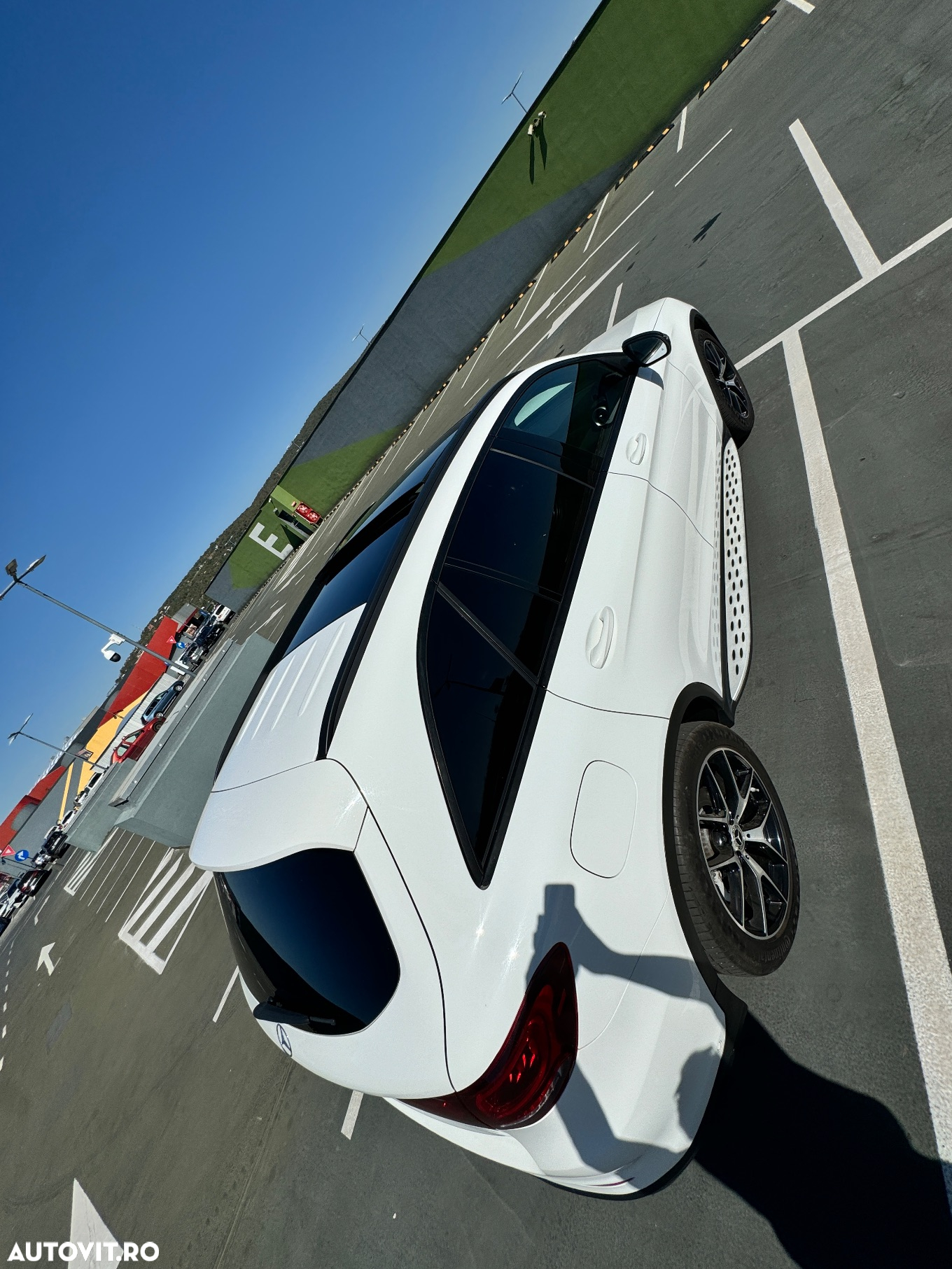 Mercedes-Benz GLC 300 d 4Matic 9G-TRONIC AMG Line Plus - 29