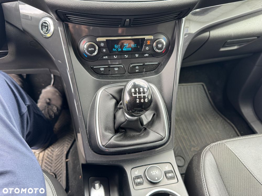 Ford Kuga 1.5 EcoBoost 2x4 Trend - 12