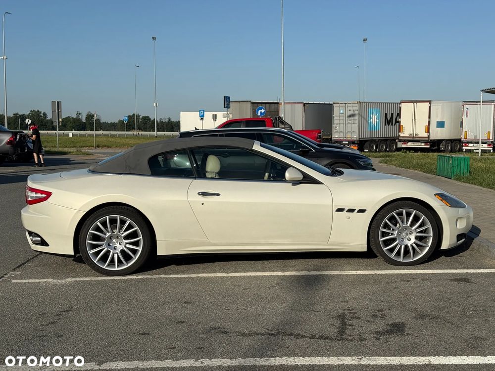Maserati GranCabrio - 4