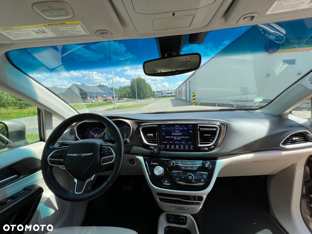 Chrysler Pacifica - 24