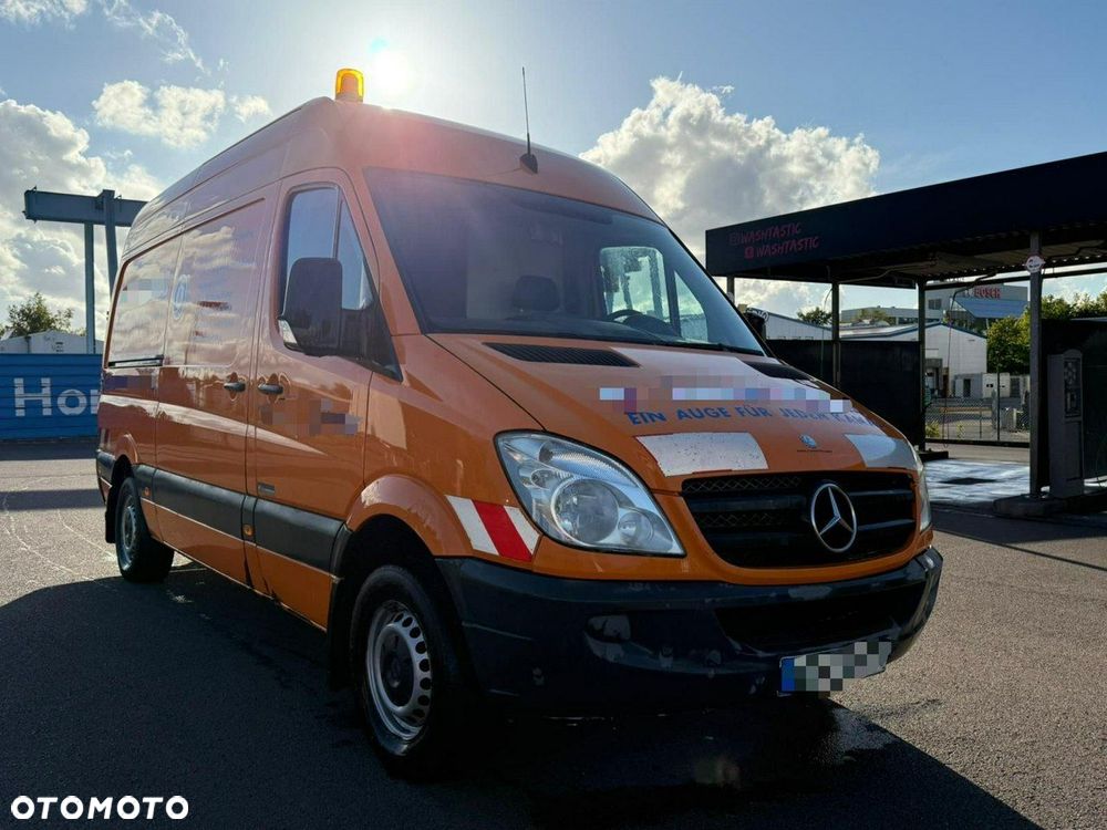 Mercedes-Benz Sprinter - 1