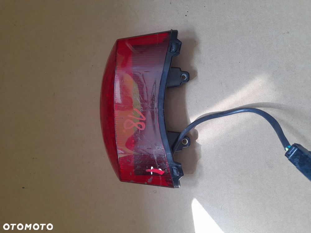 LAMPA TYŁ TYLNA TRIUMPH STREET TRIPLE 675 1050 - 6