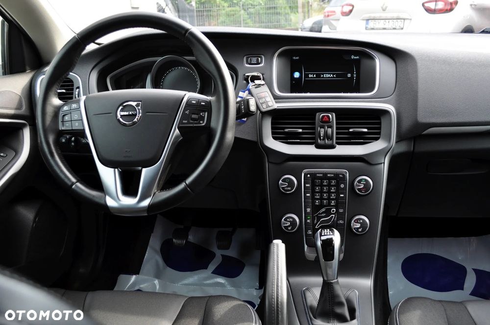 Volvo V40 D2 Momentum - 17