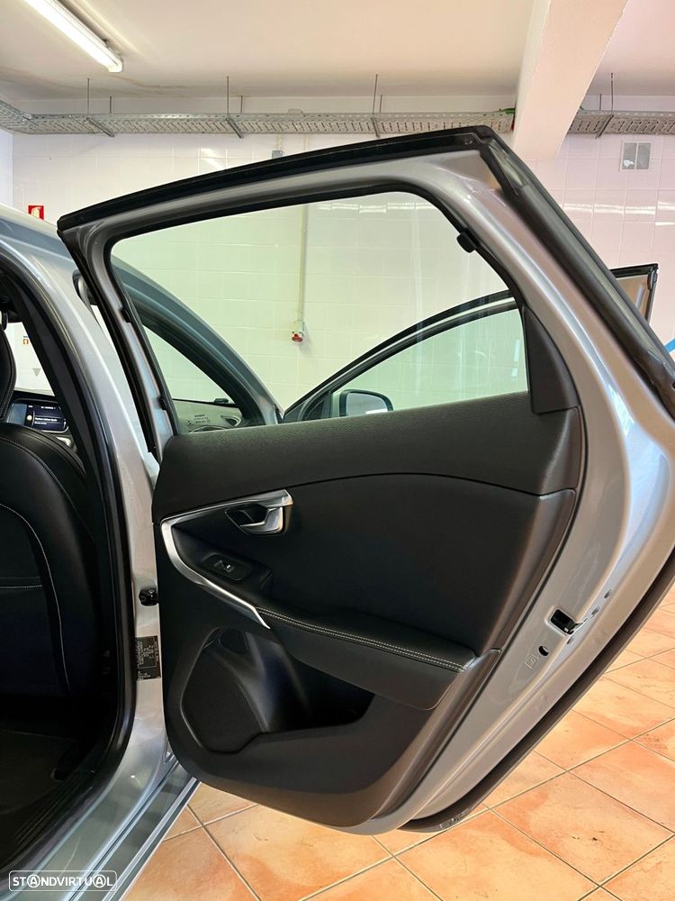 Volvo V40 2.0 D2 R-Design Momentum - 43