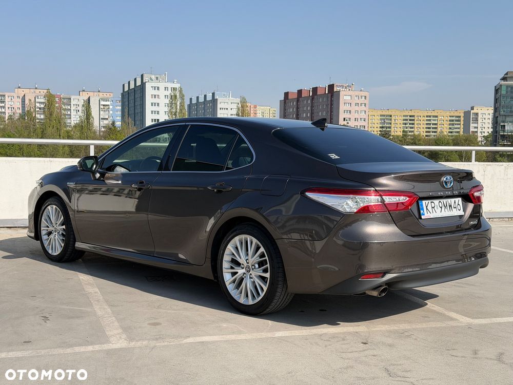 Toyota Camry 2.5 Hybrid Executive CVT - 8
