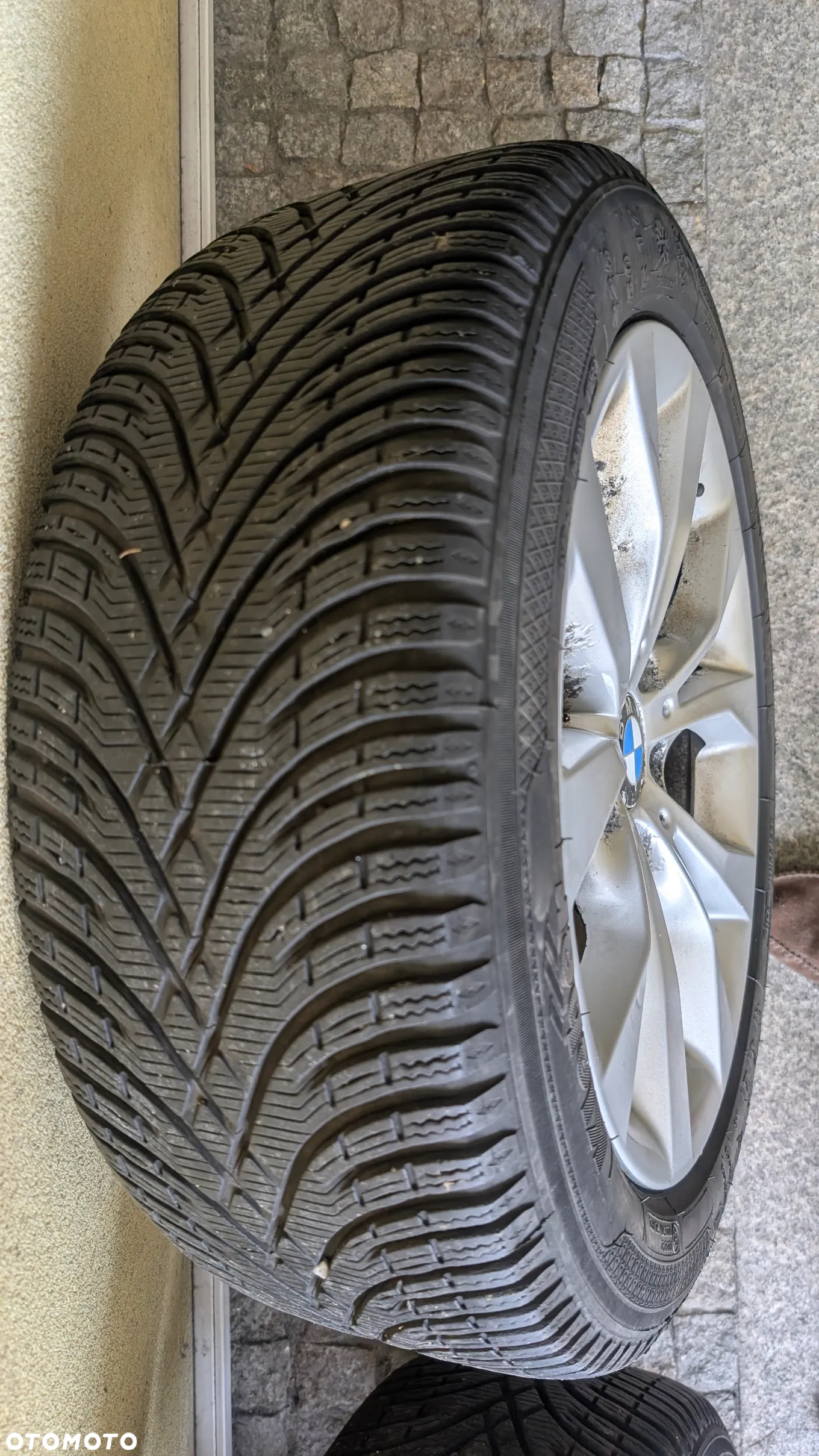 Komplet oryginalnych kół z felgami ALU do BMW X1 (e84) z prawie nowymi oponami zimowymi KLEBER 225/50R17 - 21