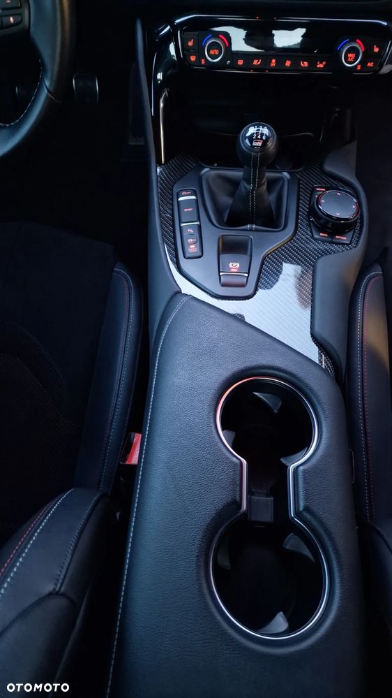 Toyota Supra 3.0 Turbo Executive - 32