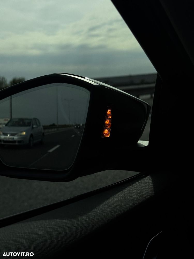 Skoda Octavia 2.0 TDI Premium Edition - 10