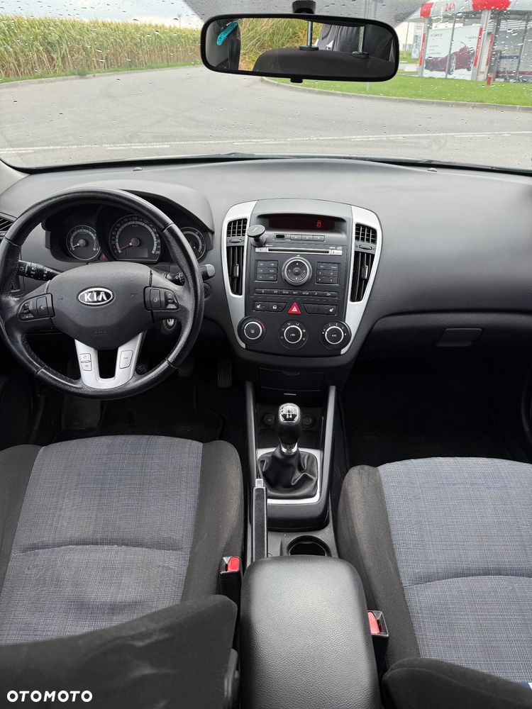 Kia Ceed - 5