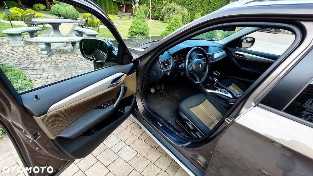 BMW X1 sDrive18d xLine - 16