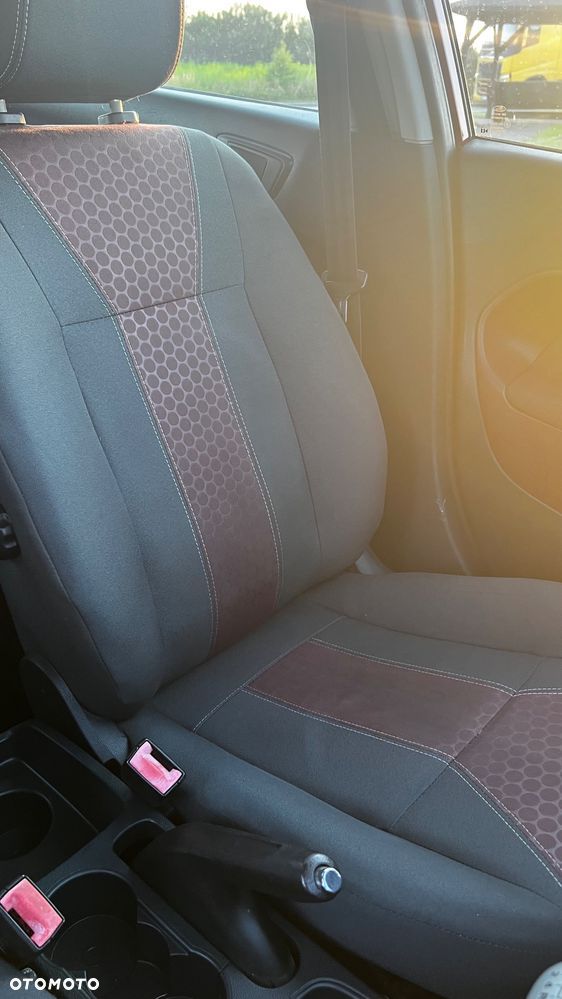 Ford Fiesta 1.25 Platinium X - 19