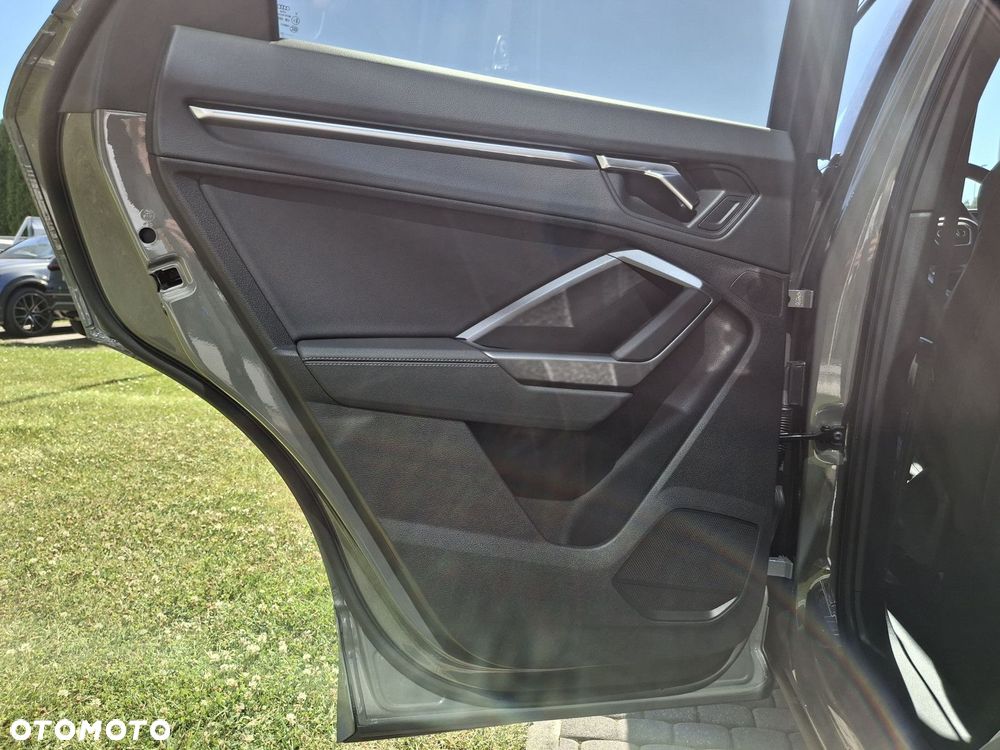 Audi Q3 Sportback - 14