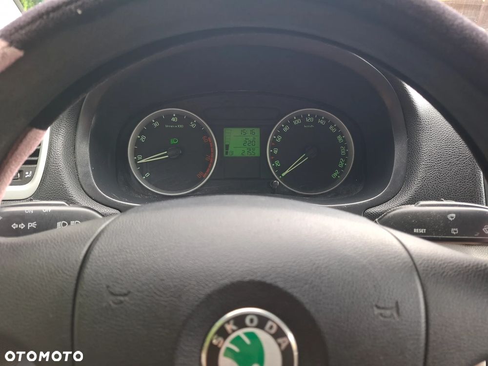 Skoda Fabia 1.4 16V Style - 10