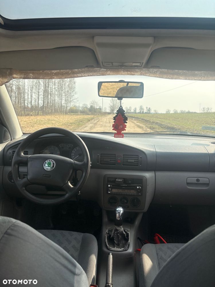 Skoda Octavia 1.8 GLX - 12