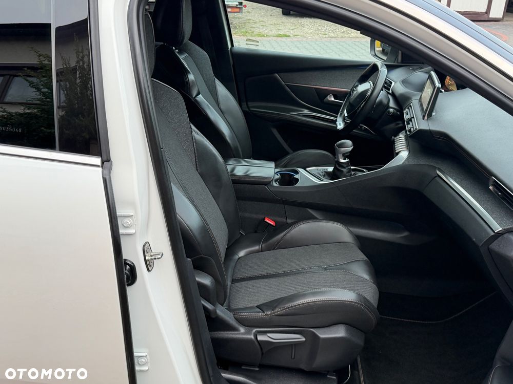 Peugeot 3008 - 18