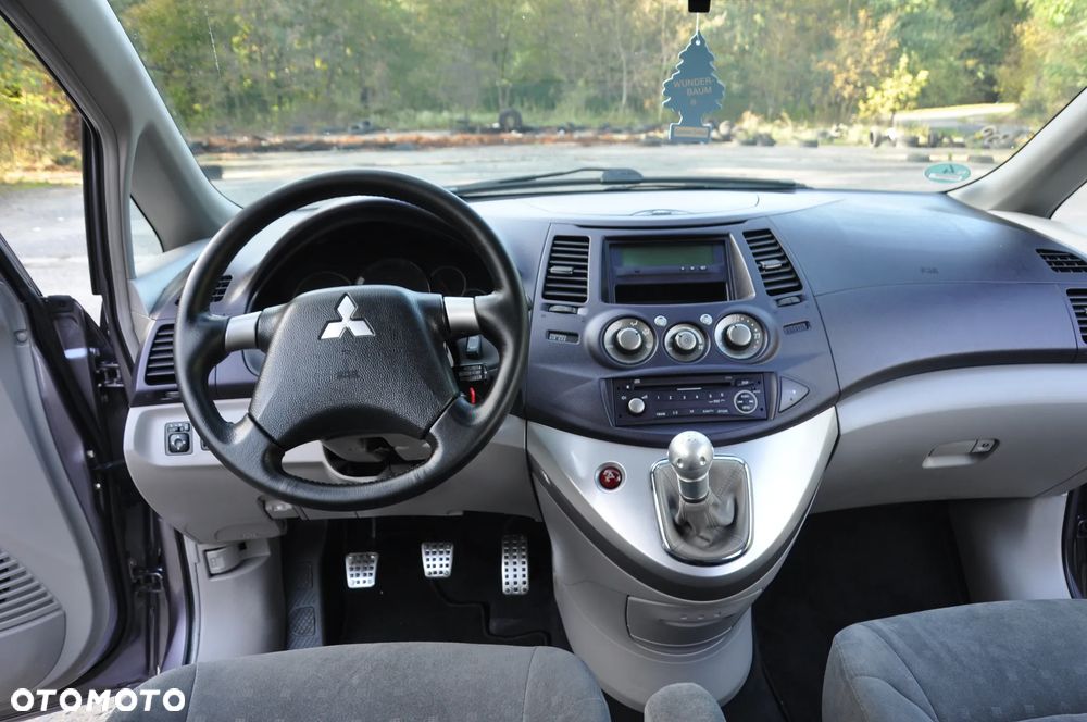 Mitsubishi Grandis - 31