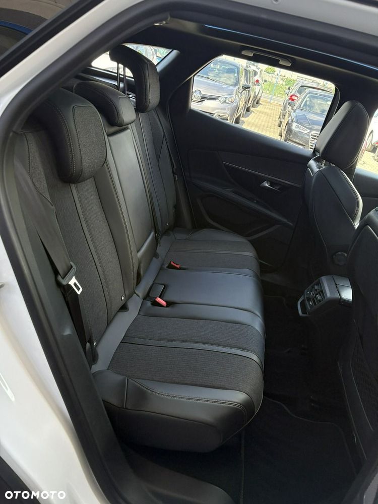 Peugeot 3008 - 18