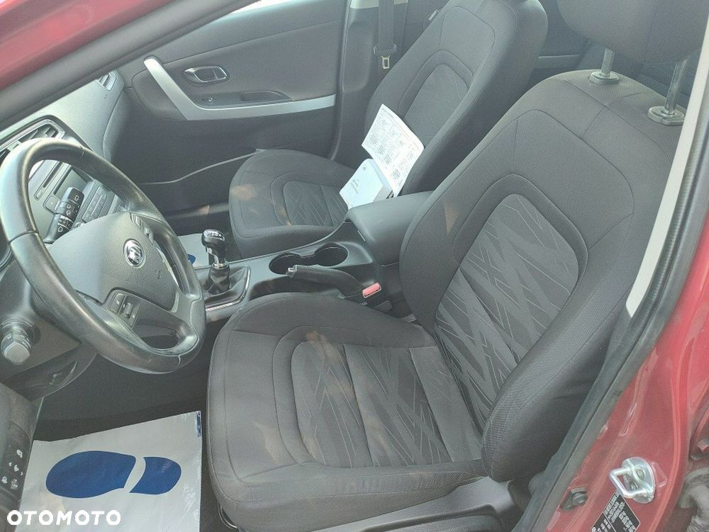 Kia Ceed - 10