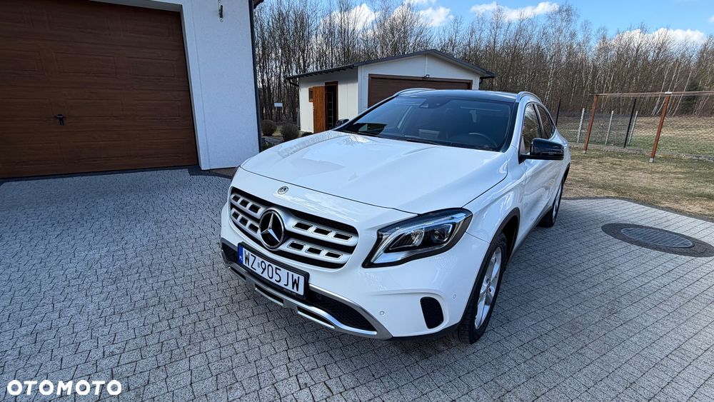 Mercedes-Benz GLA 200 7G-DCT Urban - 2