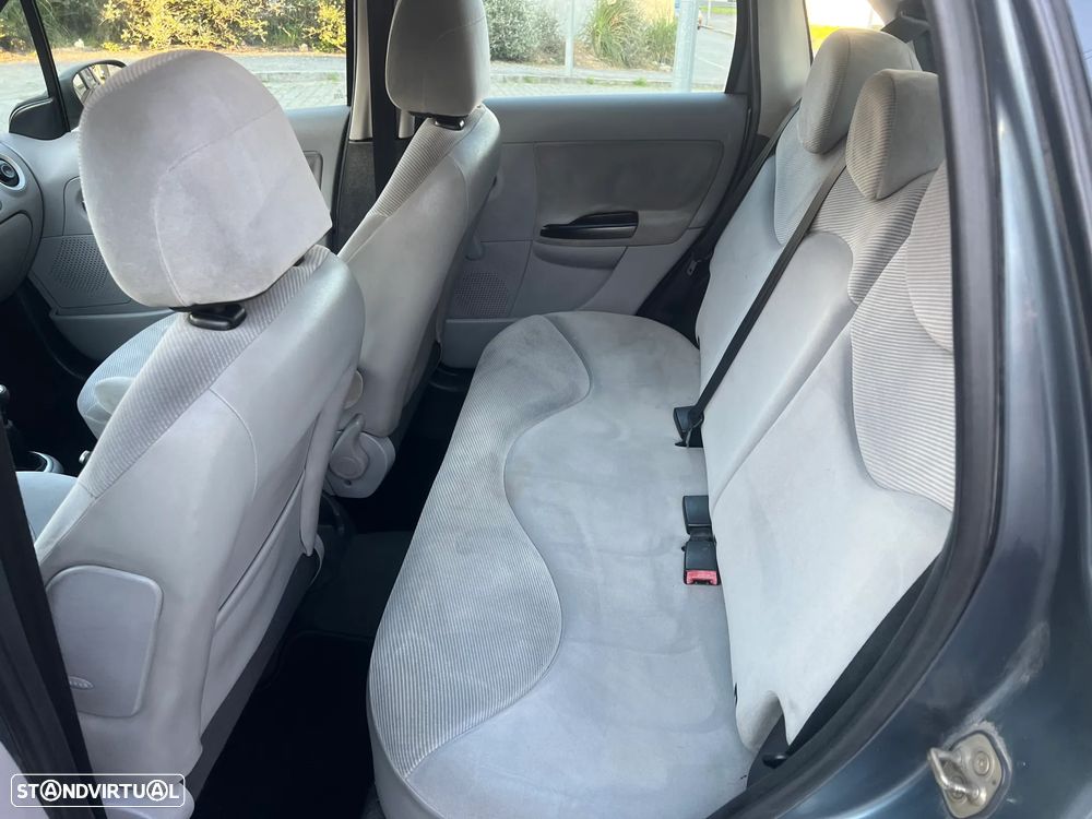 Citroën C3 1.4 HDi SX + - 8