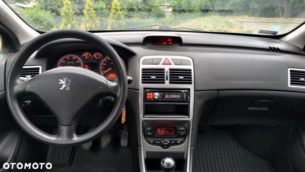 Peugeot 307 1.6 - 9