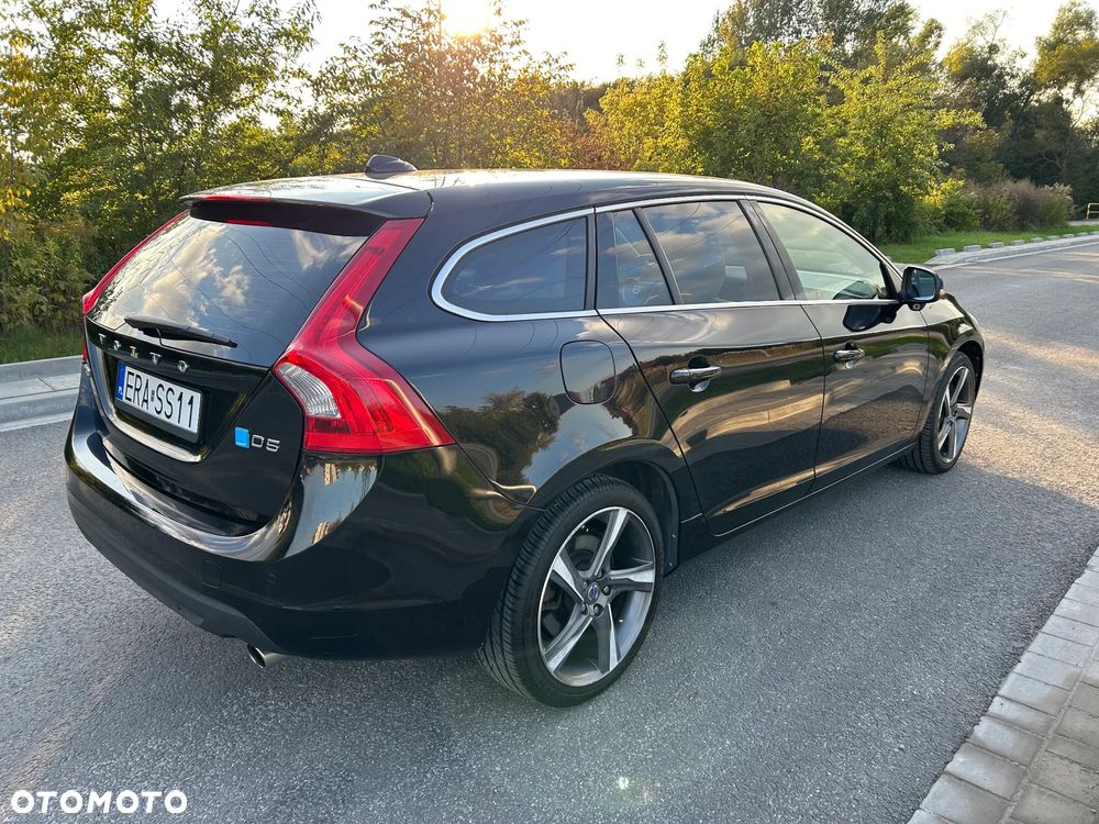 Volvo V60 D5 Summum - 4