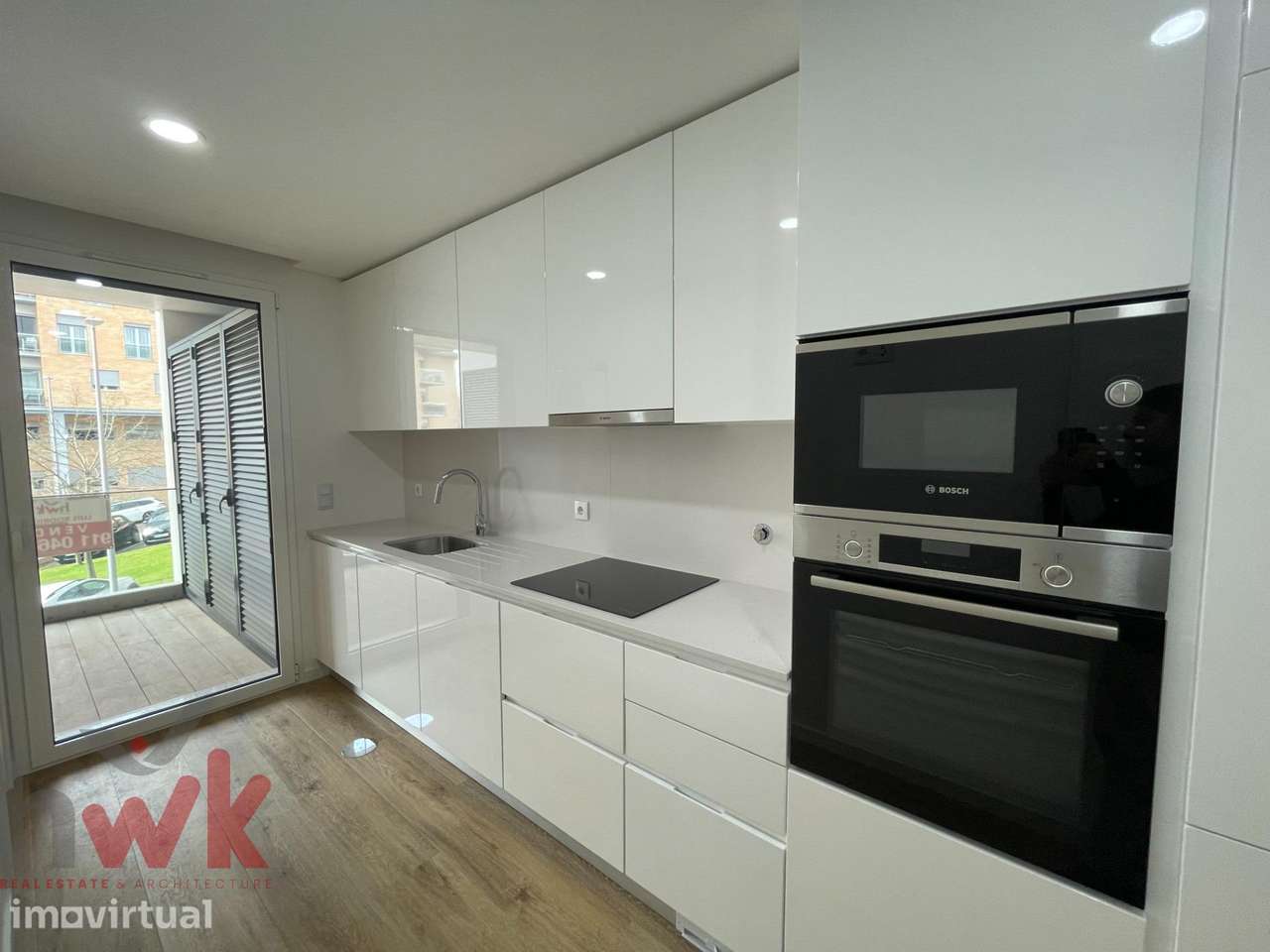 Apartamento T2 com 2 Suítes, Terraço e Garagem Box - Grande imagem: 2/35