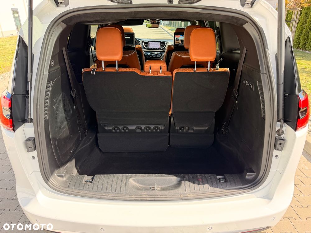 Chrysler Pacifica - 23