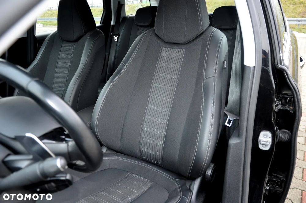 Peugeot 308 BlueHDi 130 EAT8 Black Edition - 23