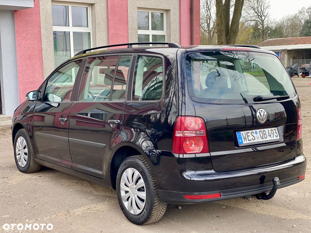 Volkswagen Touran - 4