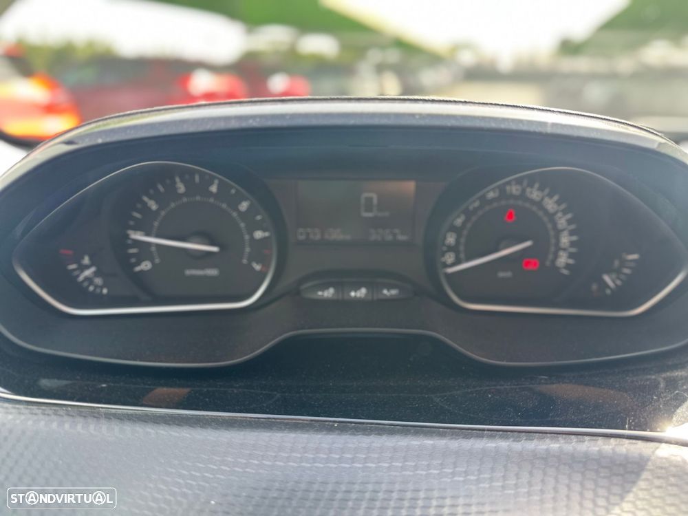Peugeot 2008 1.2 PureTech Style - 14