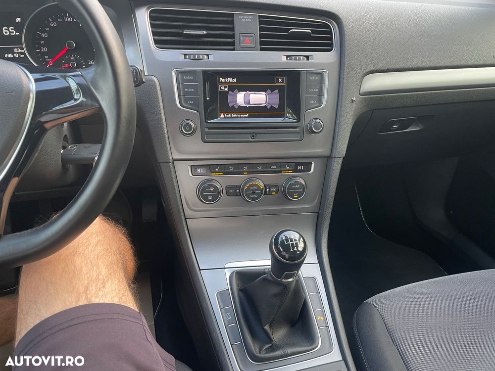 Volkswagen Golf - 20