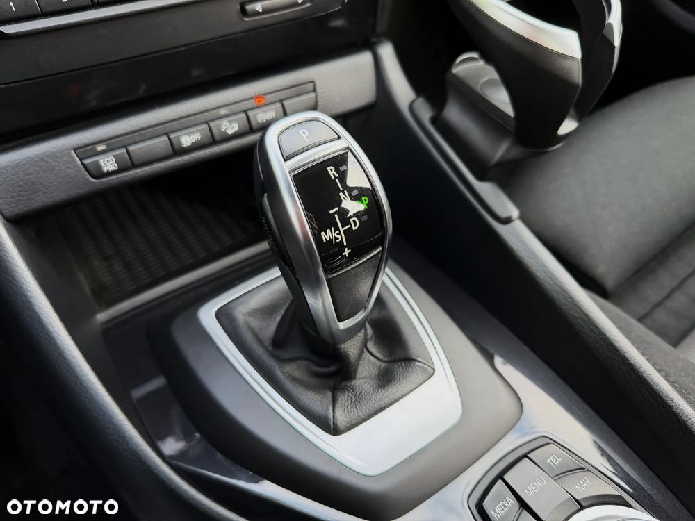 BMW X1 xDrive20d Sport Line - 9