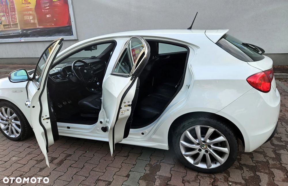 Alfa Romeo Giulietta 1.4 TB MultiAir Distinctive - 4