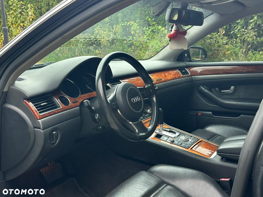 Audi A8 4.2 Quattro - 7