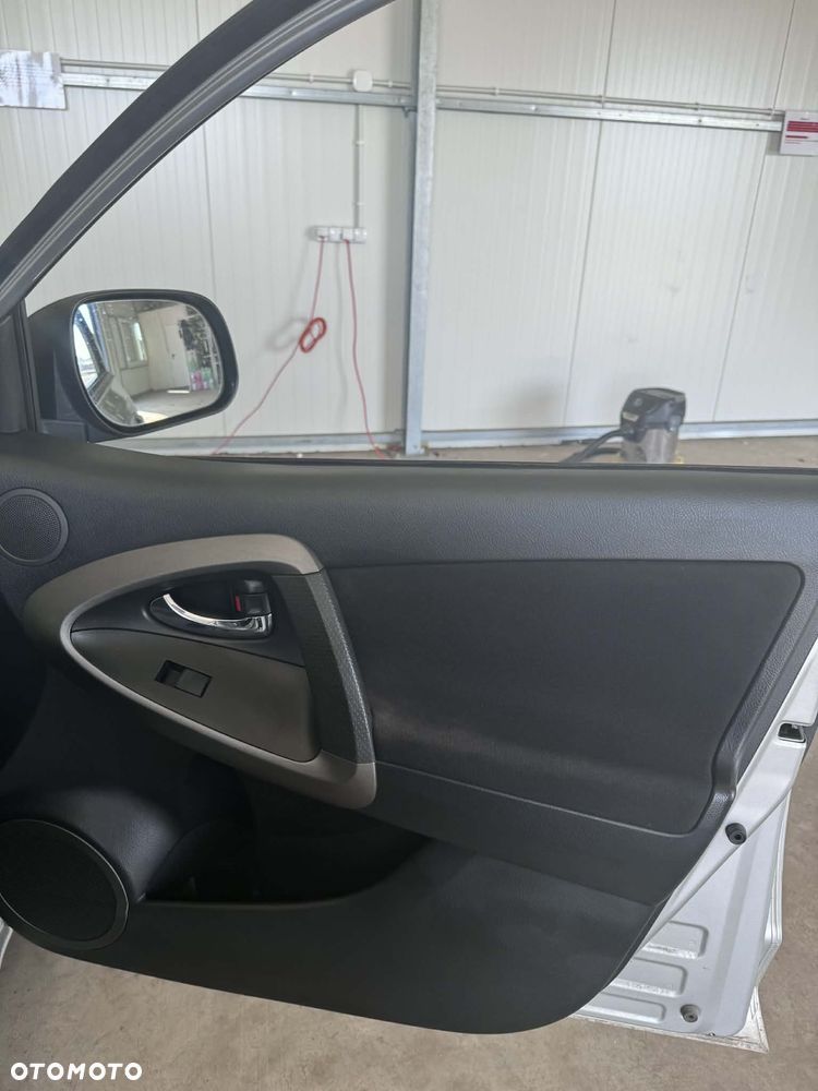 Toyota RAV4 2.2 D-4D Sol Platinium NAVI - 30