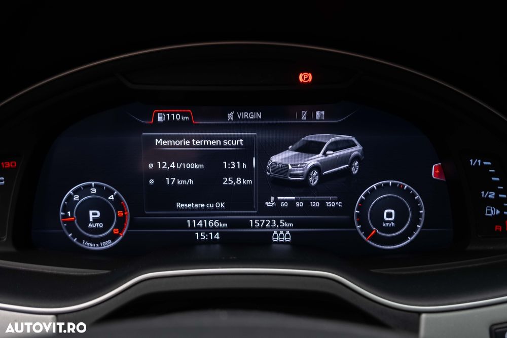 Audi Q7 ver-25t-awd-chequered-flag - 17