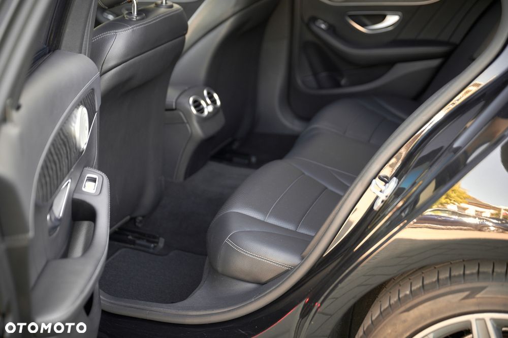 Mercedes-Benz Klasa C 220 d 9G-TRONIC - 22