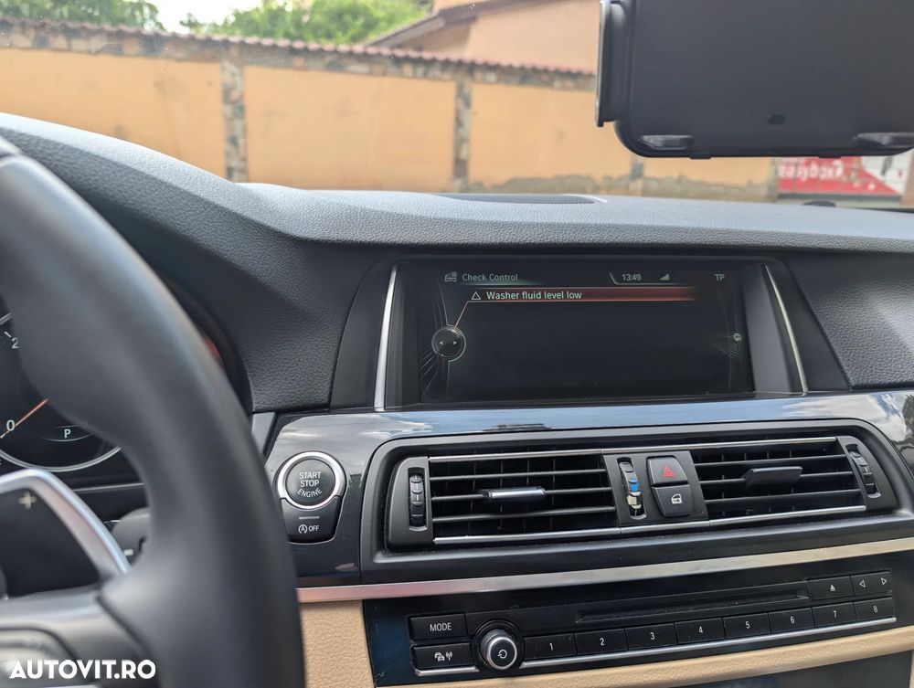BMW Seria 5 525d xDrive - 7