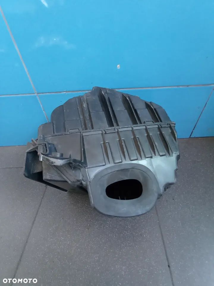 Filtr powietrza Renault Megane III 8200947663 - 3