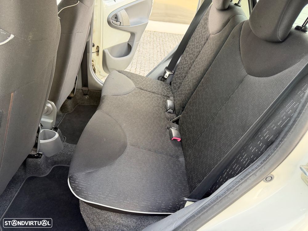 Peugeot 107 1.0 Millesim 200 - 8