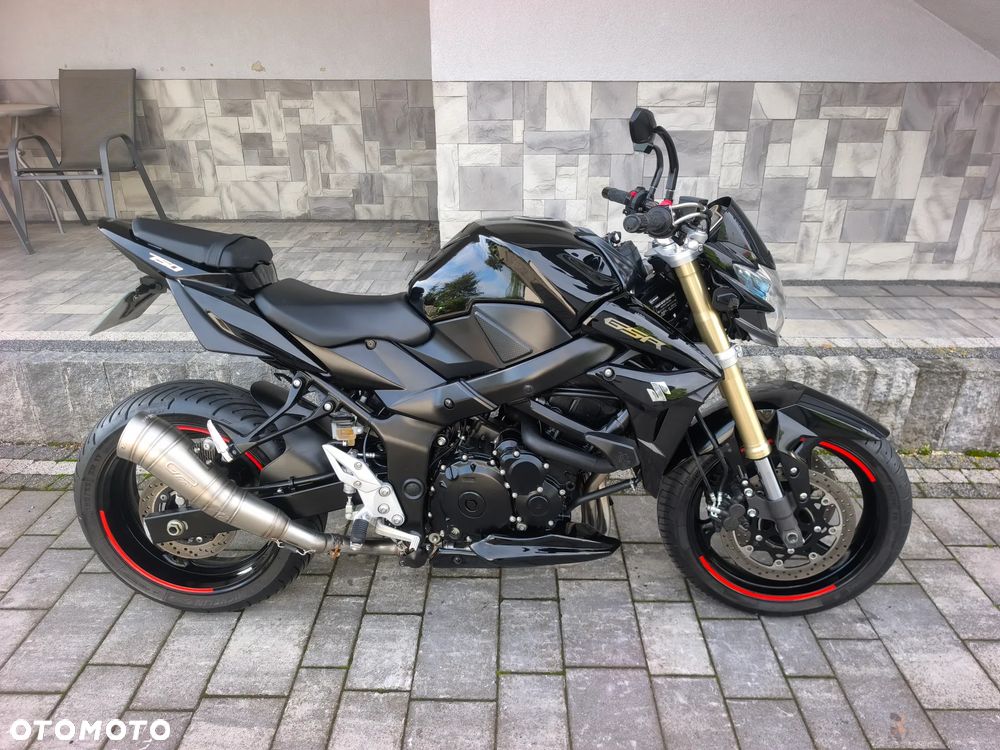 Suzuki GSR