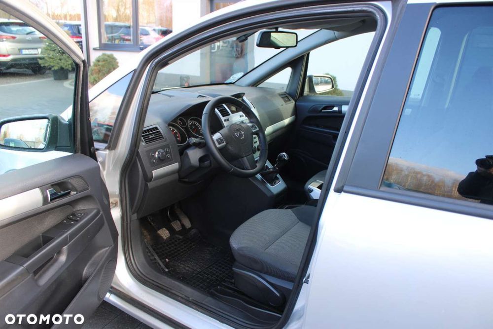 Opel Zafira - 17
