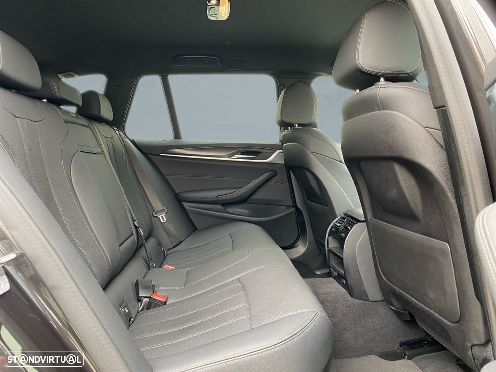BMW 520 d Pack Desportivo M Auto — fotografia 19