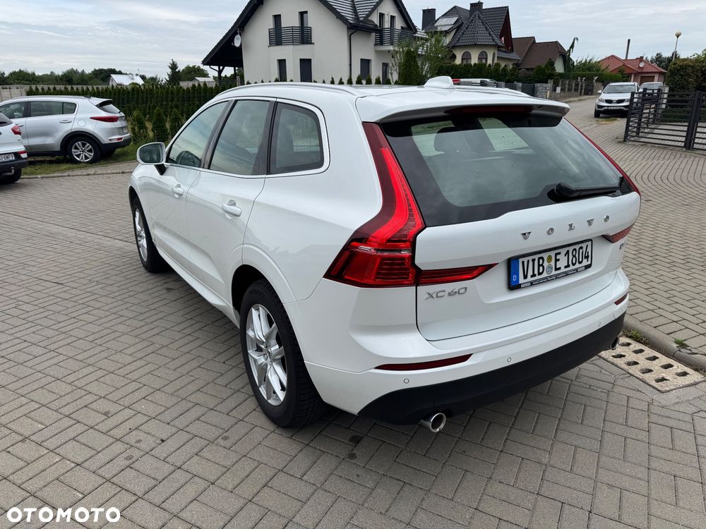 Volvo XC 60 B4 D Geartronic Momentum Pro - 11