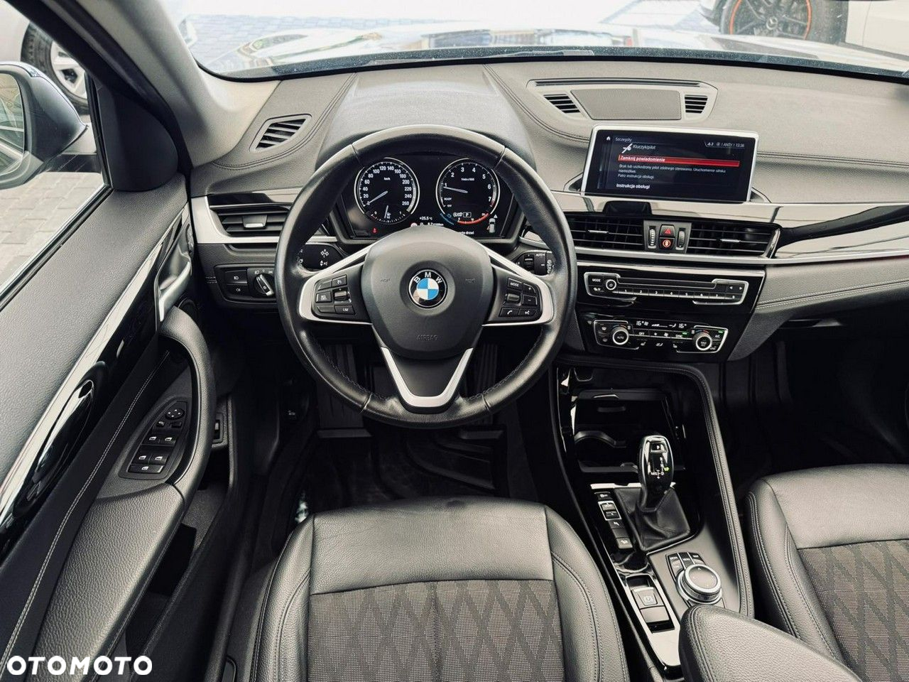 BMW X1 - 24