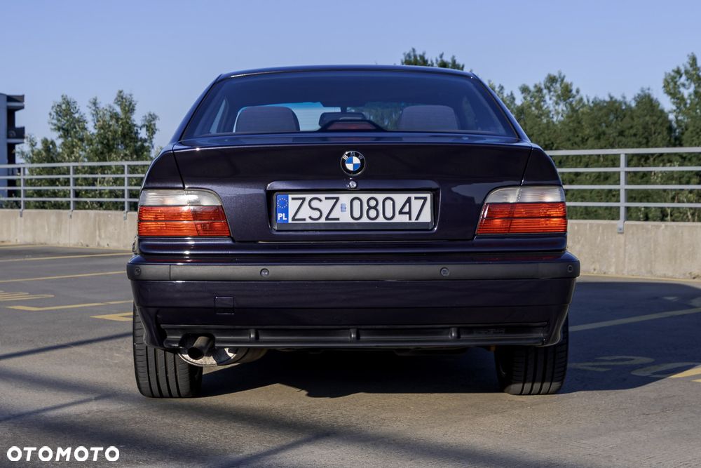 BMW Seria 3 316i - 14