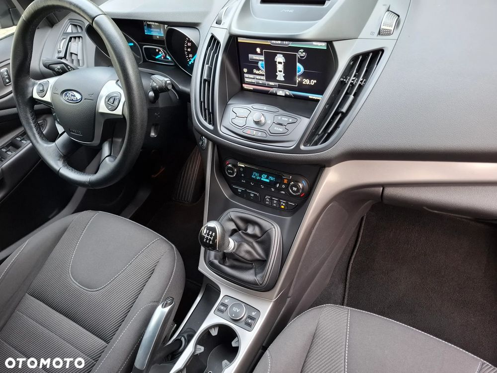 Ford Kuga 2.0 TDCi 2x4 Titanium - 17